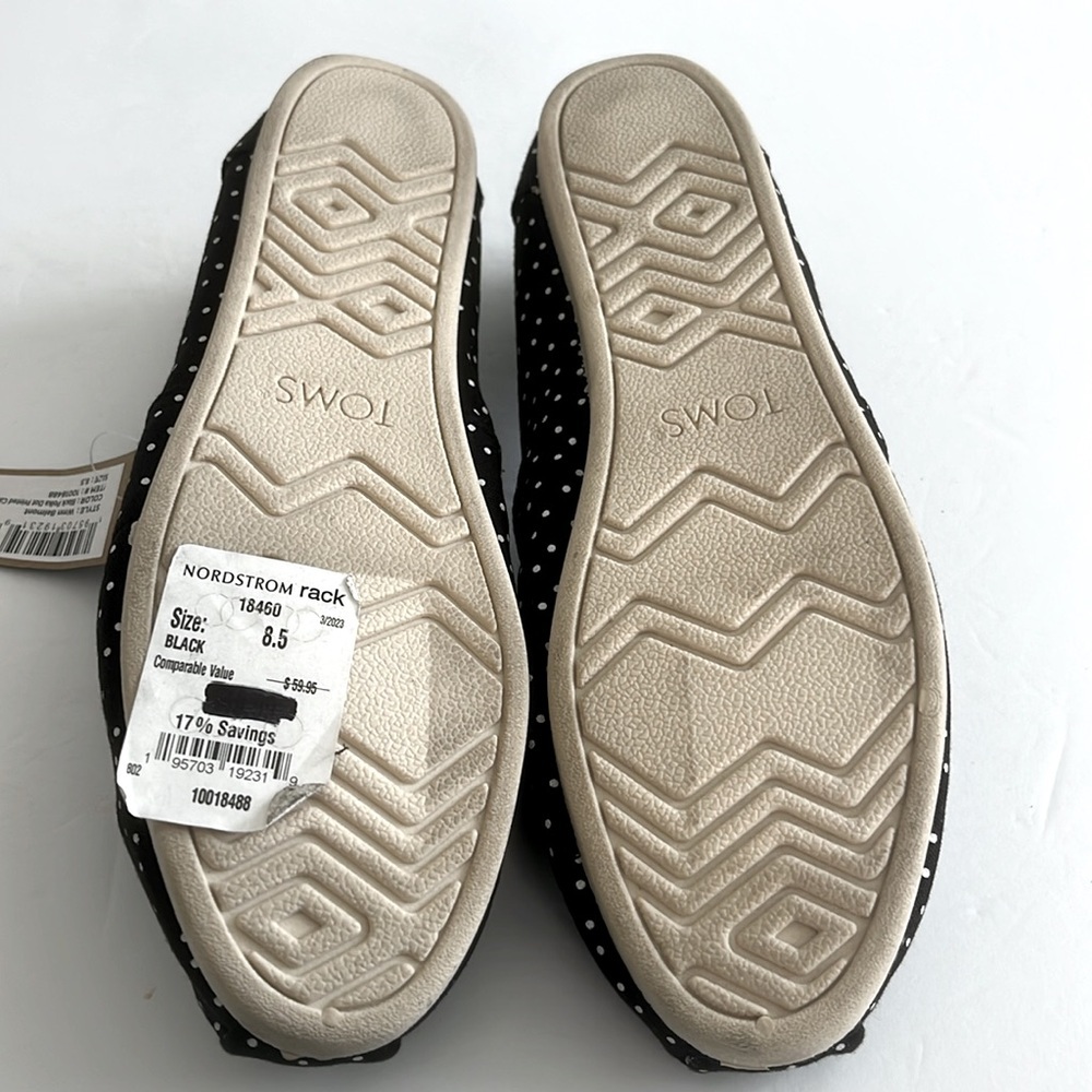 TOMS Classic Black Polka Dot Women's Slip-On Shoes Size 8.5 NWT - Picture 5 of 5